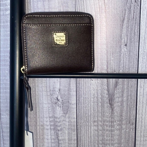 NWT- Dooney & Bourke Small Saffiano Zip Around Wallet, Brown Tmoro - Picture 2 of 8